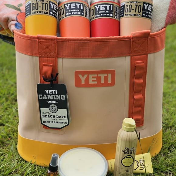 YETI Family Beach Bag - Picture 3 of 7